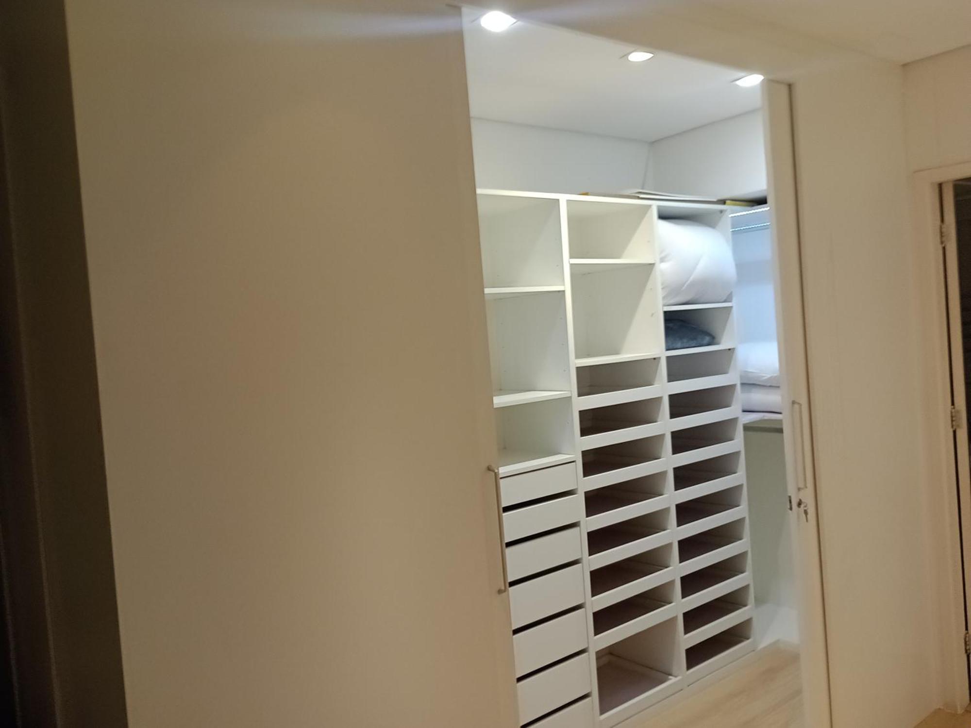 Nyc Berrini Unico Com Closet Apartment